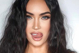 Megan Fox'un zor anları yeni yaptırdığı göğüslerini eliyle kapatmaya çalıştı