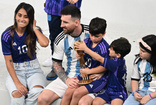 Messi'nin eşi kimdir? Messi'nin çocukken hastalığı neydi her golden sonra parmağını göğe uzatmasının sırrı