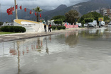 Deprem sonrasında da böyle oldu! İskenderun'da deniz taştı görüntüler korkuttu