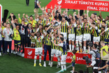 Fenerbahçe'nin forma hamlesi dikkat çekti: Kupa törenine damga vuran olay!