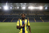 Fenerbahçe, Saint Maximin'i açıkladı