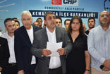 CHP Kemalpaşa İlçe Başkanı Ahmet Yılmaz'ın aracı kurşunlandı