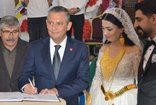 CHP Lideri Özel, nikah şahidi oldu