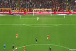 Muslera'ya 50 metreden gol attı sarı kırmızılı taraftar Furkan Soyalp'i alkışladı