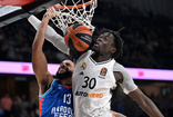 Anadolu Efes deplasmanda Real Madrid"i devirdi