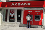 Akbank 60.000 TL'ye kadar nakit kredi başladığını açıkladı! Bankadan hesabı olanlar hemen onay alacak!