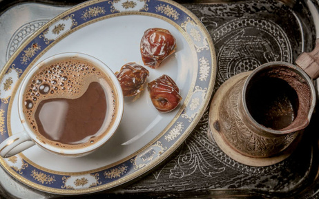Türk kahvesi sunumunda şıklık ve incelik
