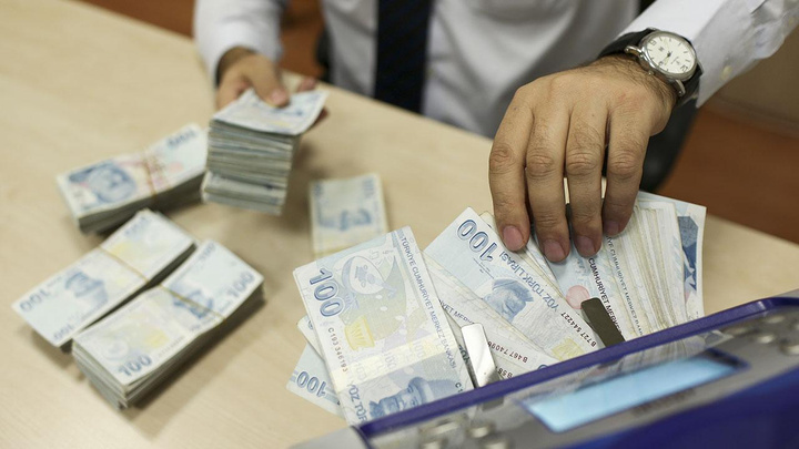İhtiyaç kredisi faiz oranları dibi gördü:  İşte faizsiz kredi veren bankalar ve kredi tutarları
