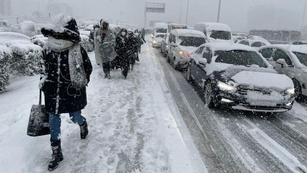 İstanbul'a kar yağışı bekleyenlere kötü haber; Tükendi3